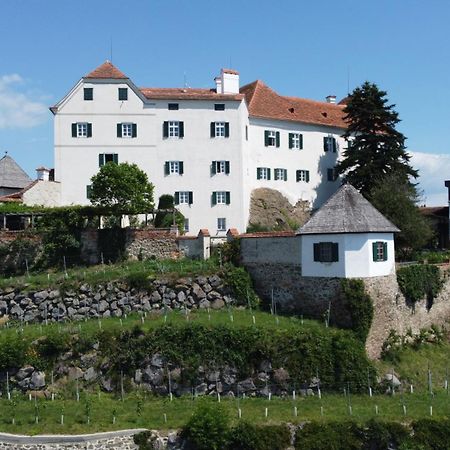 Schloss Kapfenstein Bagian luar foto