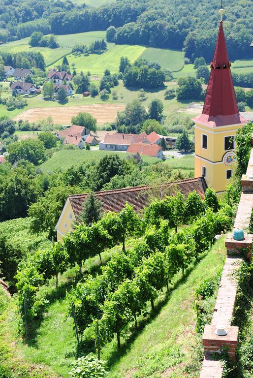 Schloss Kapfenstein Bagian luar foto